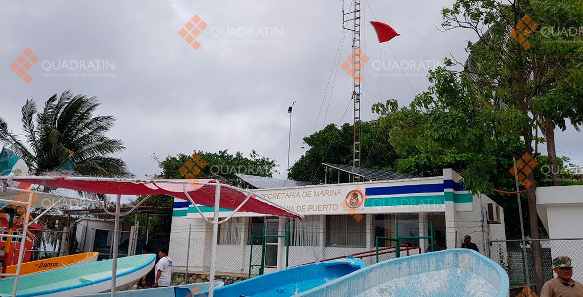 Cierran puertos de Oaxaca por mar de fondo - puerto_1okok