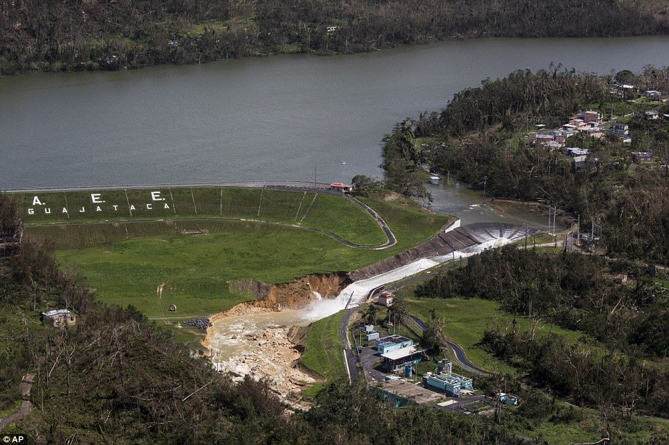 Huracán María deja devastación en Puerto Rico - quebradillas-puerto-rico-ap