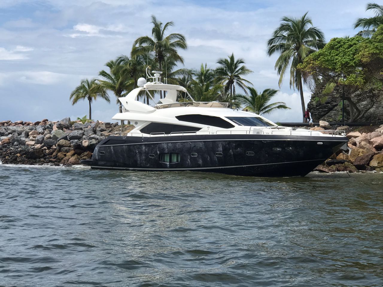 Detienen a ladrón de yate en Ixtapa