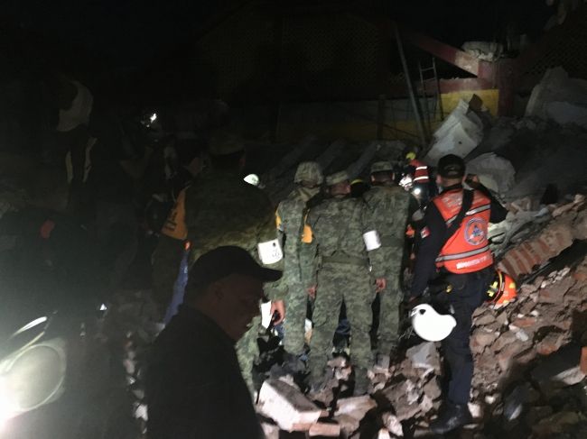 Continúan las labores de remoción de escombros en Juchitán - sismo-juchitan-labores2