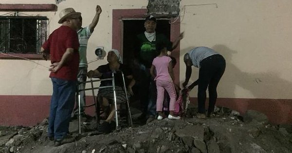 Construyen casa a anciana damnificada por sismo en Puebla