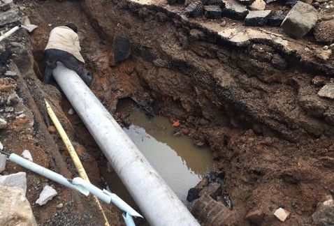 Fuga de agua genera socavón y caos vial en delegación Coyoacán - socavon-universidad-fuga-agua-tuberia-bomberos-sacmex-noticias_milenio_MILIMA20170906_0338_8