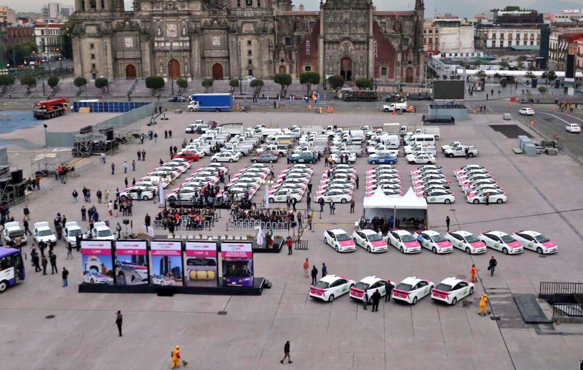 Presentan cien taxis híbridos para la Ciudad de México - taxis-343