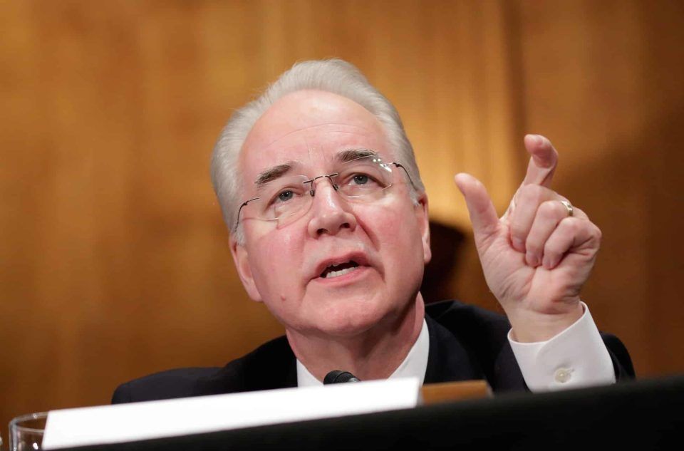 Renuncia secretario de Salud de EE.UU.