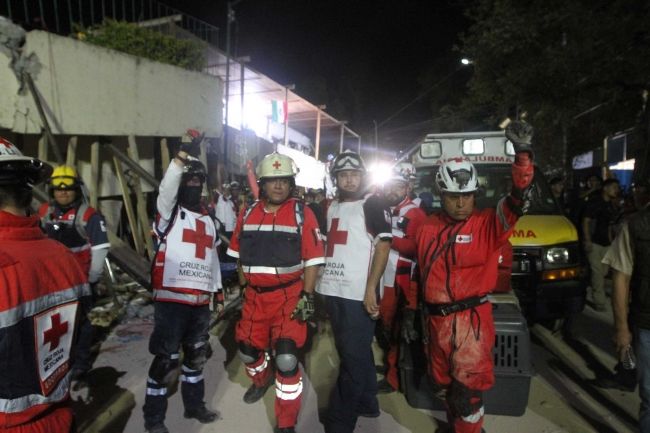 Sin descanso seguirán las labores de rescate: Luis Felipe Puente - topos-escuela