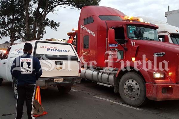 Accidente con semirremolque deja dos muertos en la México-Puebla - trailer-puebla1