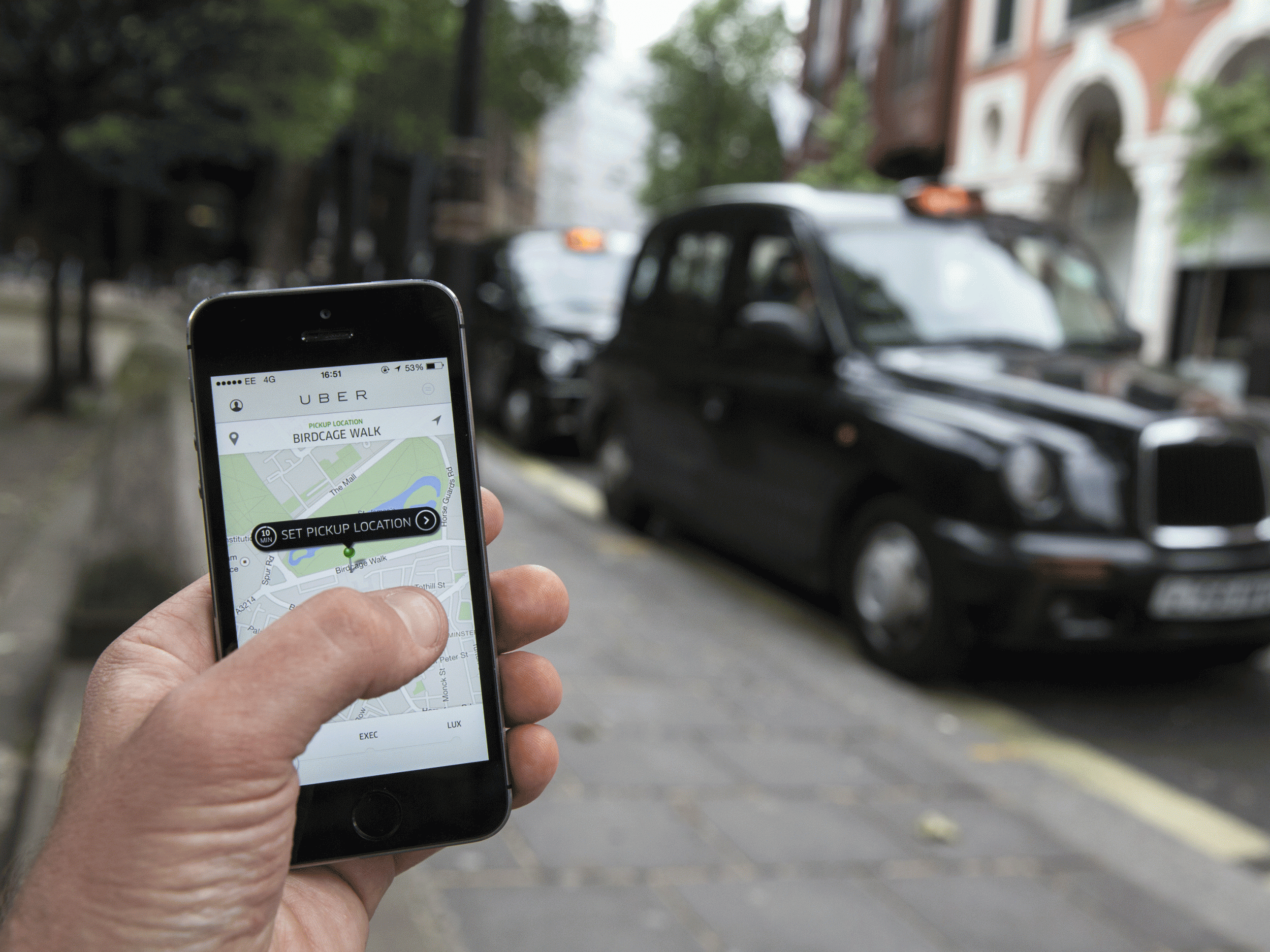 Uber reconoce errores en Londres tras decisión de cancelar su licencia