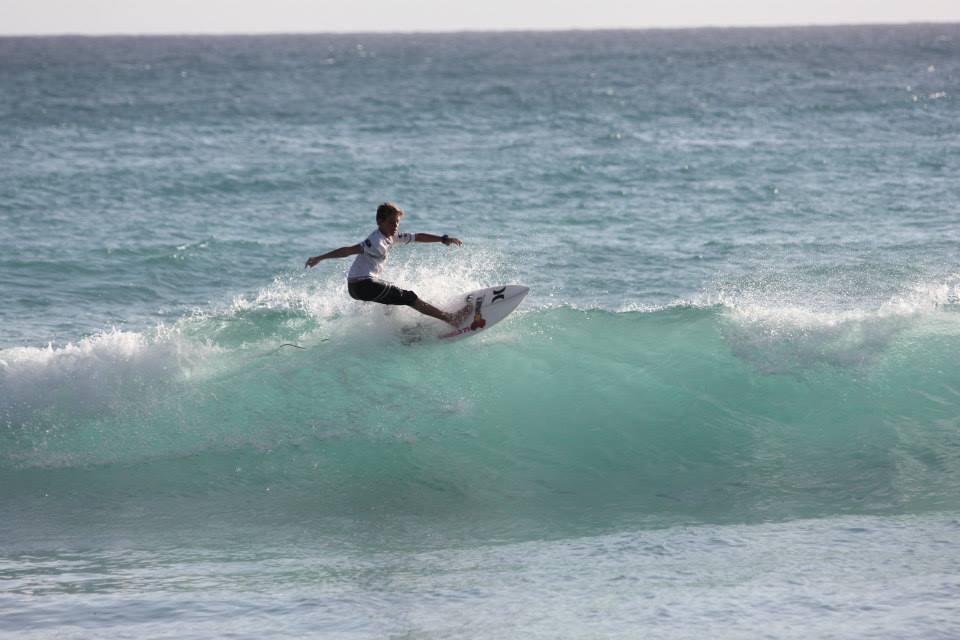 Muere promesa del surf durante paso de Irma - zander-venezia1