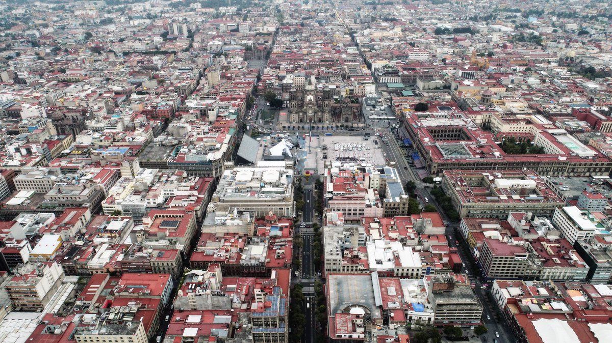 Cierran vialidades cercanas al Zócalo por fiestas patrias