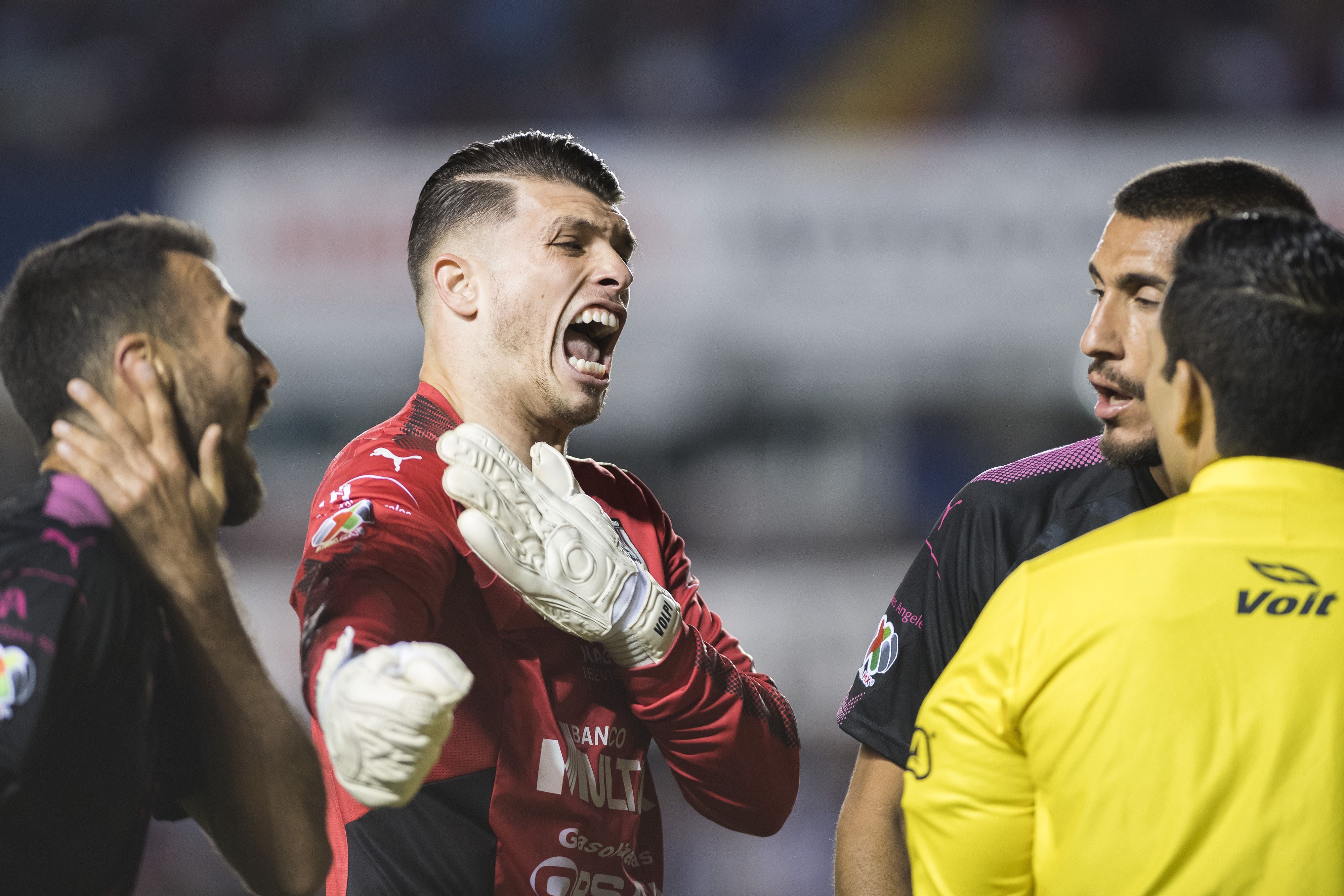 Cruz Azul vence a Gallos Blancos con polémico arbitraje - 20171017_3517