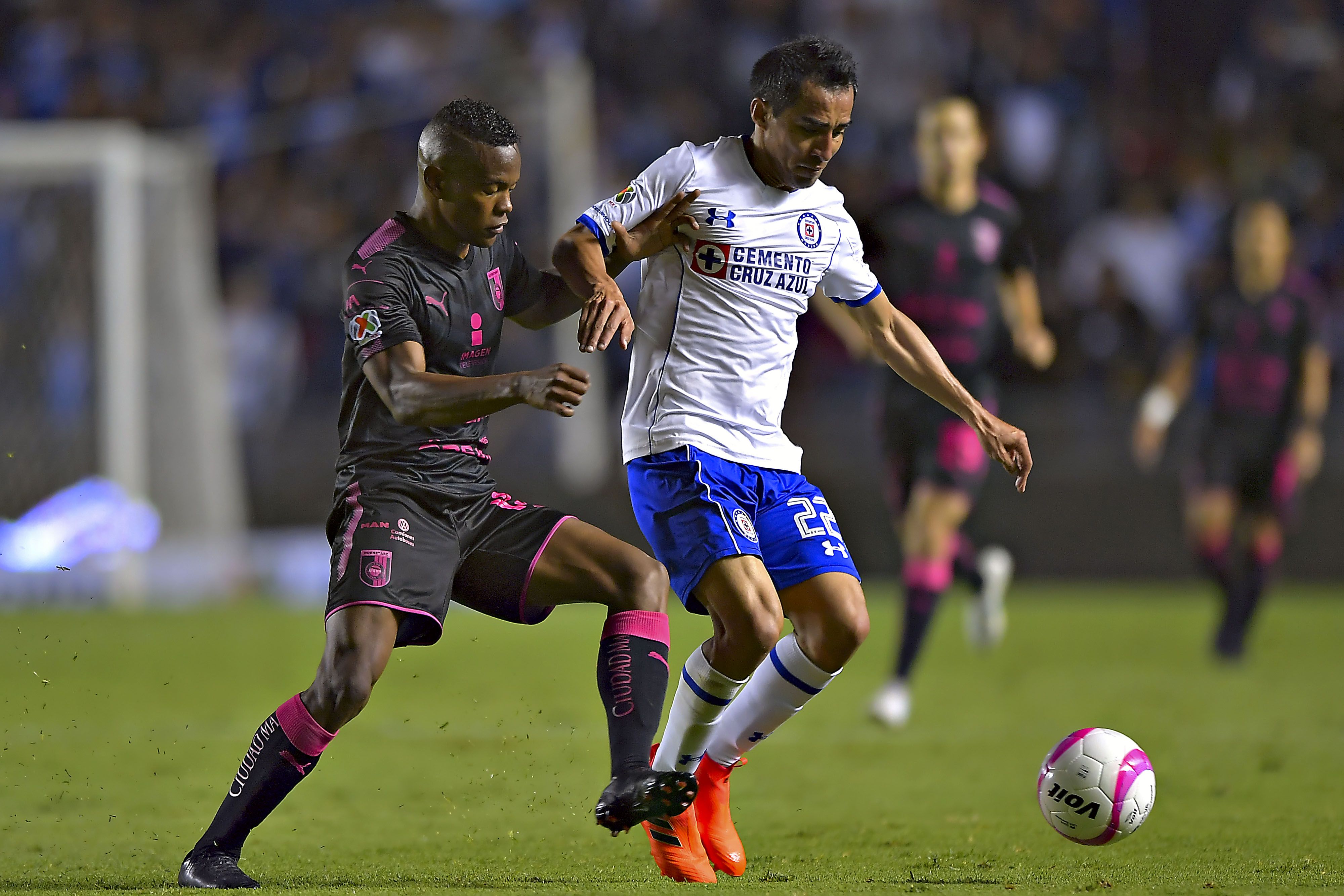 Cruz Azul vence a Gallos Blancos con polémico arbitraje - 20171017_3567