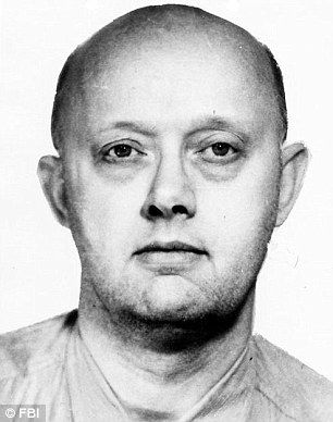 "Él era el rey de la micro agresión": Hermano de Stephen Paddock - 44F678AD00000578-4940918-image-a-107_1506958396681