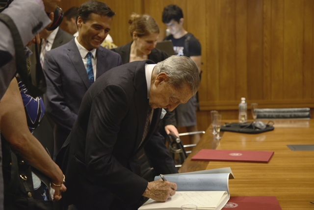 Miguel Alemán Velasco recibe reconocimiento de MIT - 5-copia