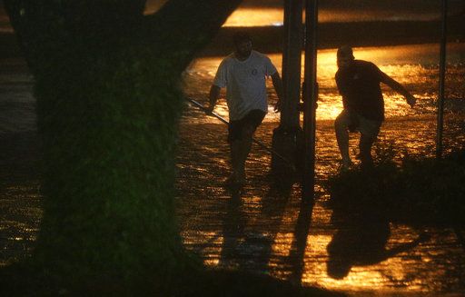 Nate se debilita, dejando inundaciones al sur de EE.UU. - AMN-CLI-NATE_De-l-1