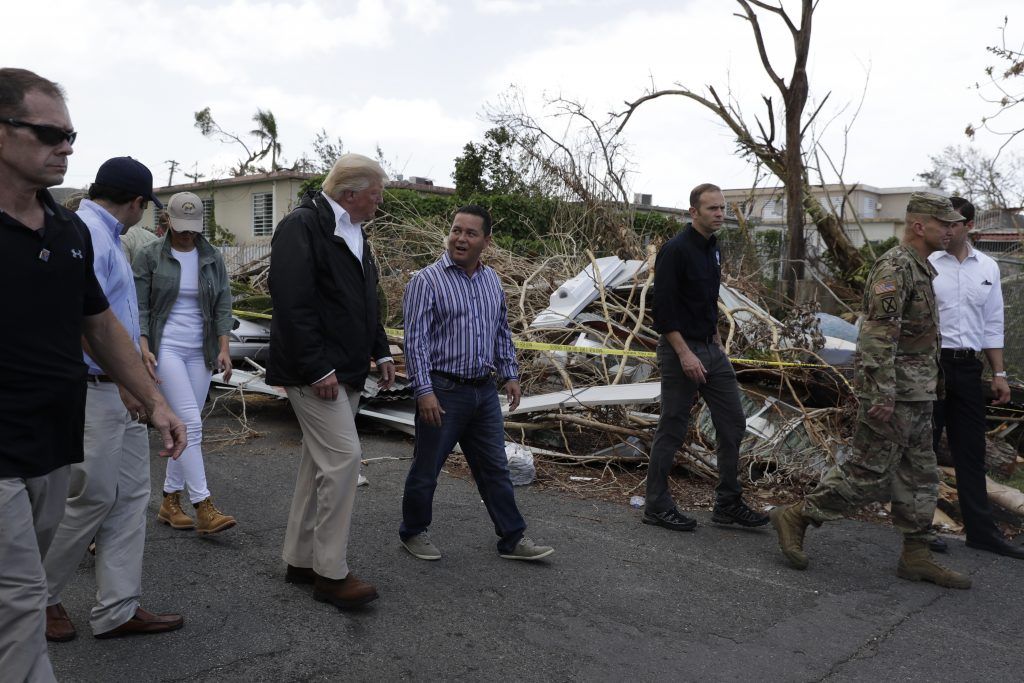 Trump advierte que ayuda a Puerto Rico no será para siempre - AP17276826727417-1024x683