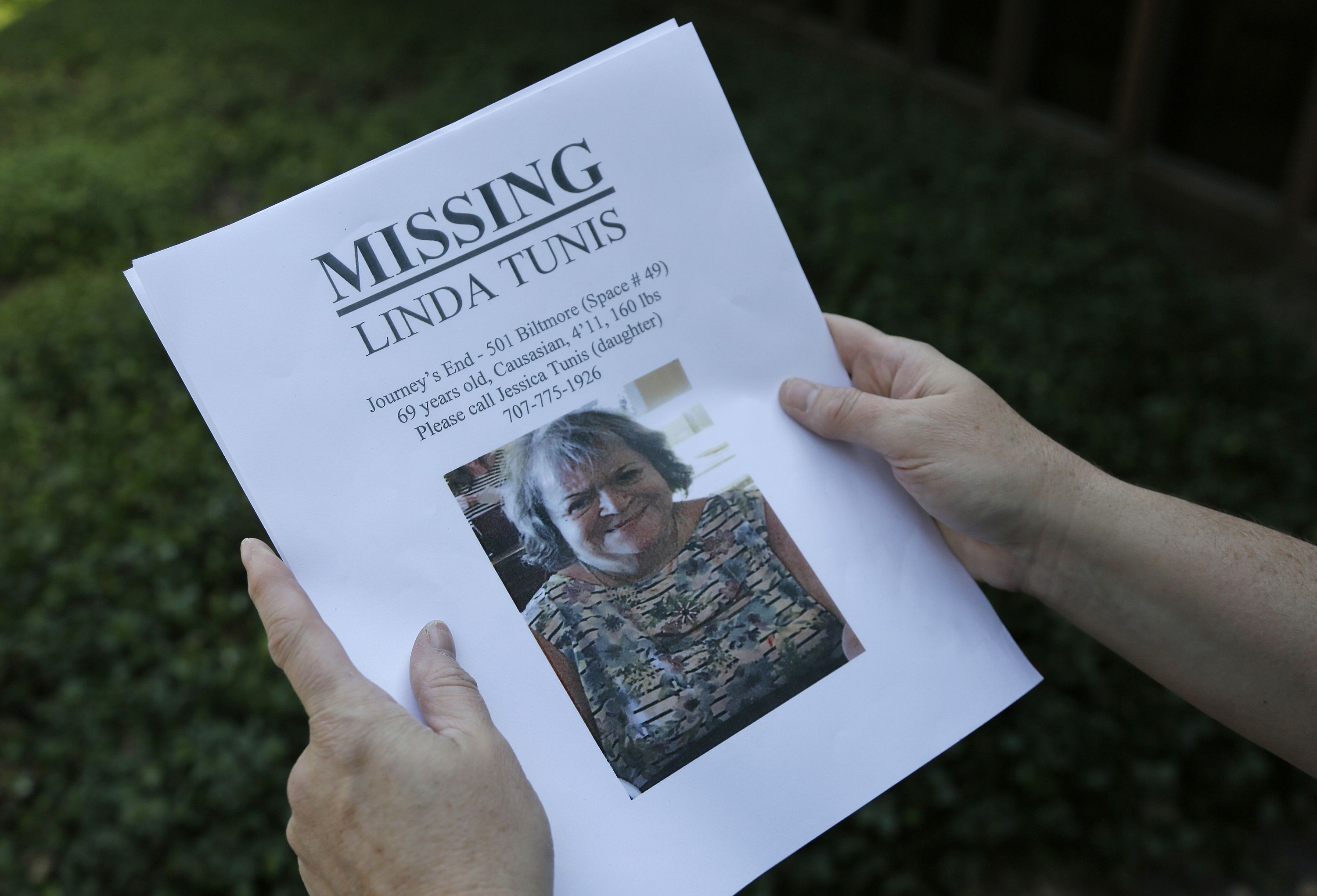 Suman 21 muertos por incendios en zona vinícola de California - AP17284712193780