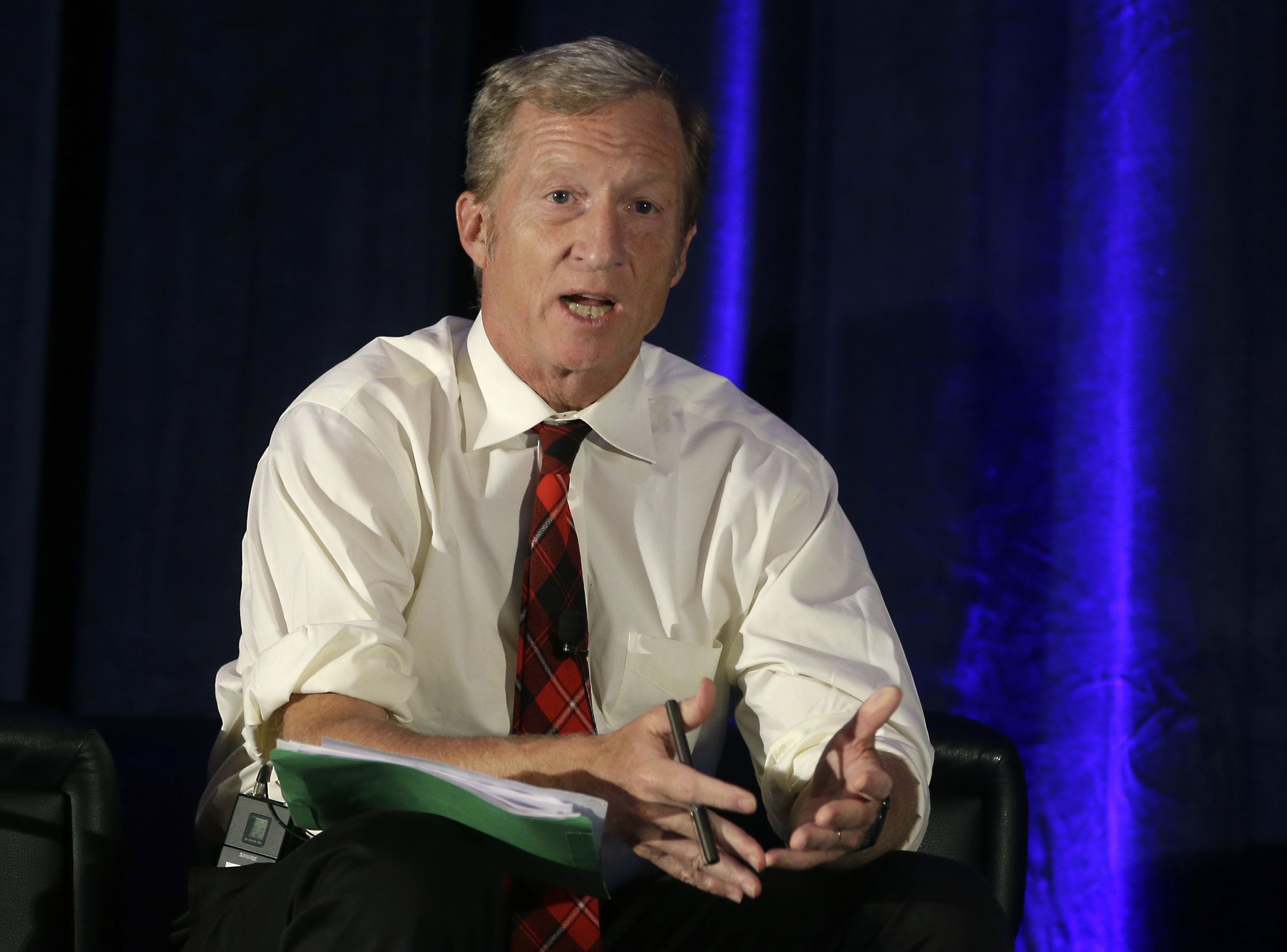 Trump ataca a multimillonario que busca juicio político en su contra - AP17293700389737