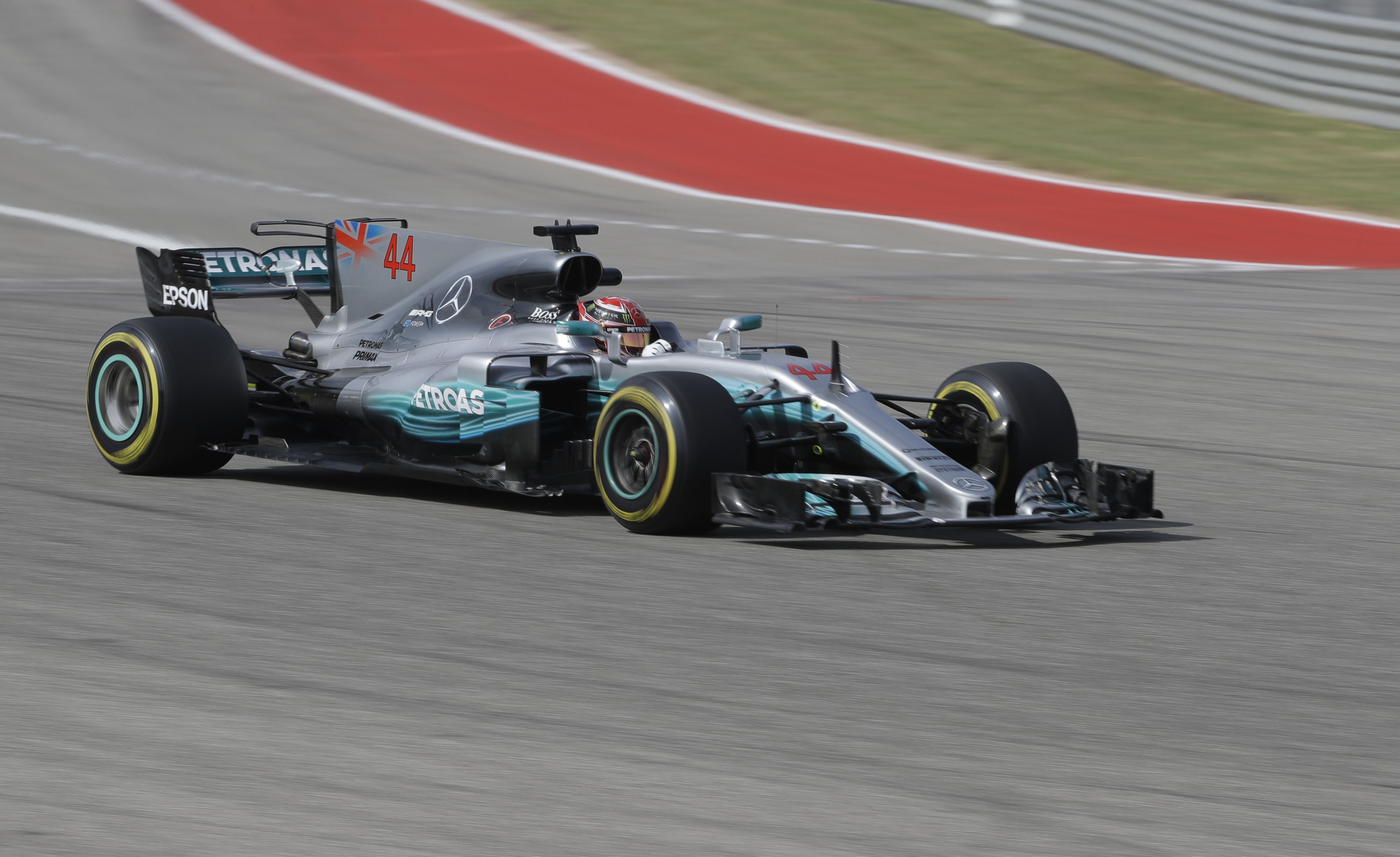 Hamilton y Vettel en primeros lugares de clasificación en GP de EE. UU. - AP17294630329177