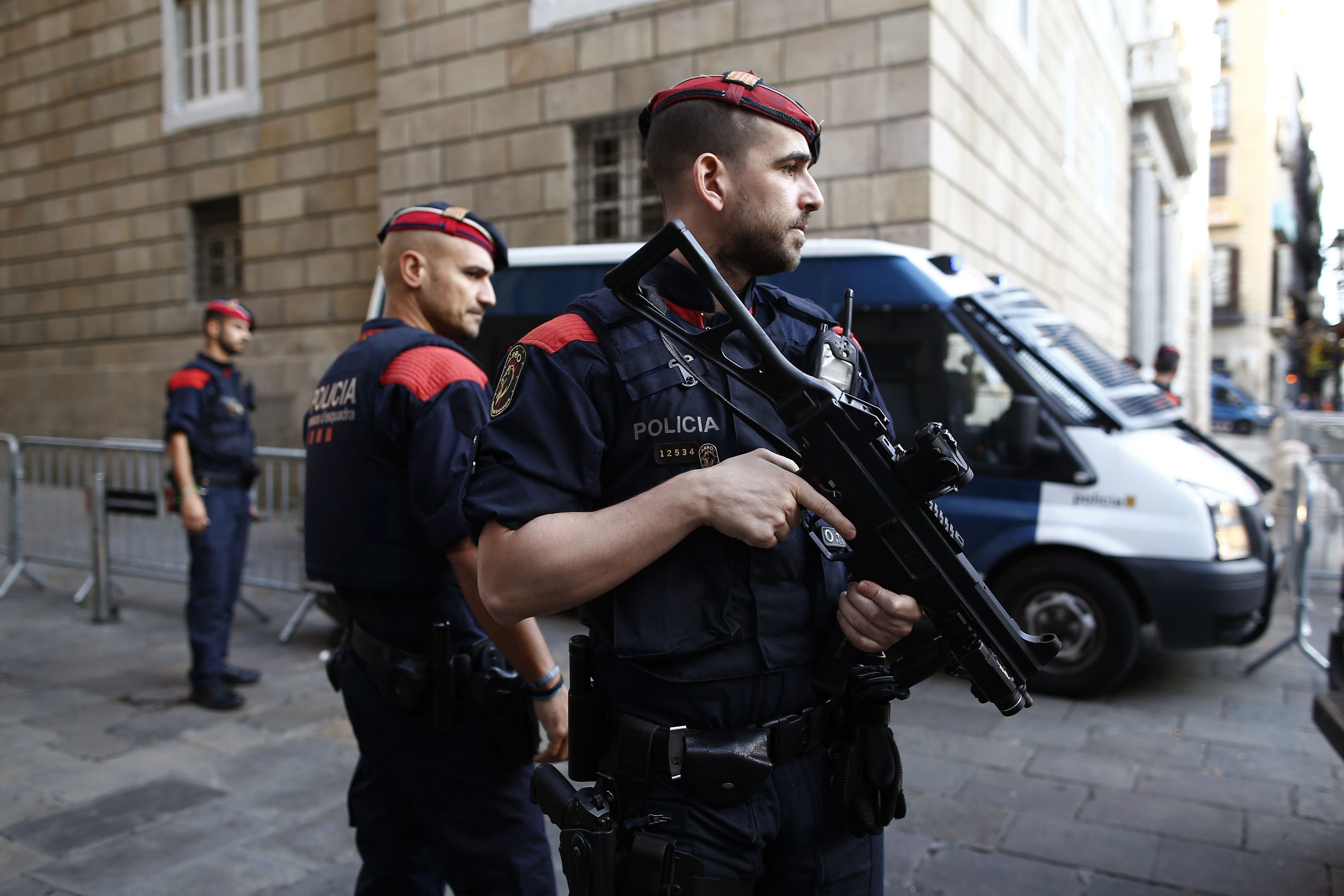 Disparan contra elementos de la Guardia Civil en España