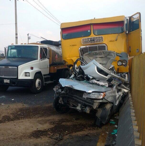 Accidente en Autopista México-Puebla deja al menos dos lesionados - Accidente-en-la-México-Puebla-4-e1509404706705