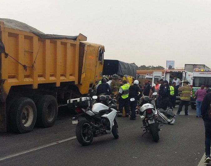 Accidente en Autopista México-Puebla deja al menos dos lesionados