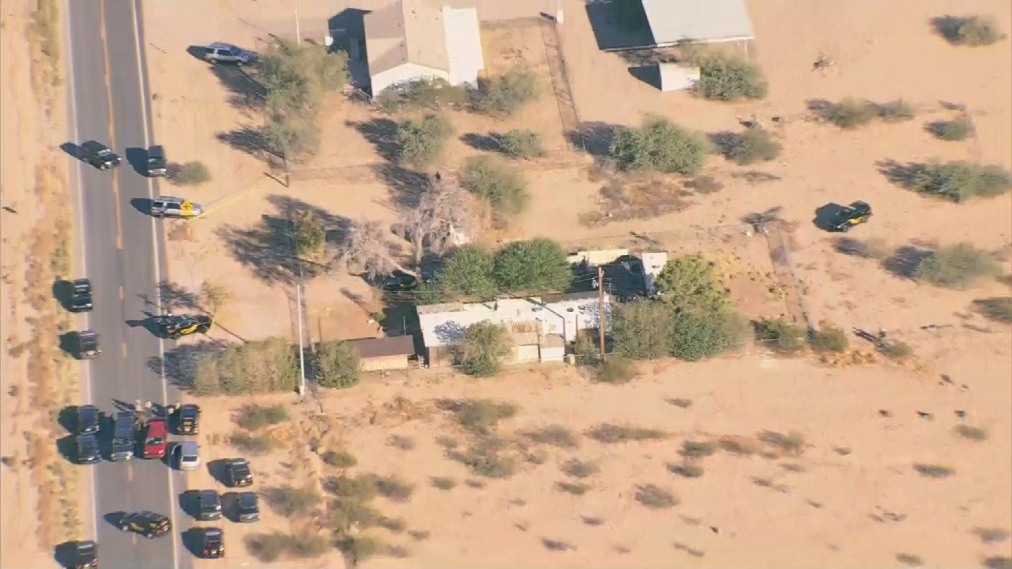 Adolescente conspira con su novio para matar a su padre en Arizona