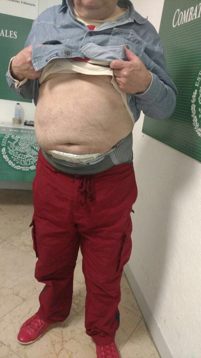 Detienen a hombre por ingresar efectivo en aeropuerto de Cancún - Aeropuerto-de-Cancún-detienen-a-hombre-efectivo-3