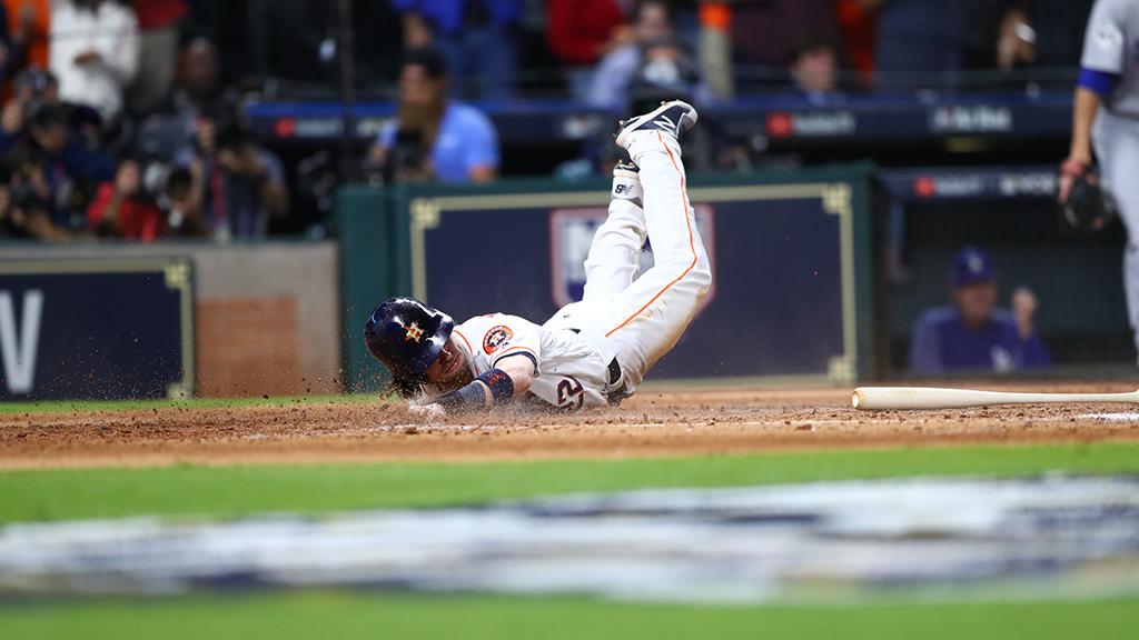 Astros gana su primer juego de Serie Mundial en casa
