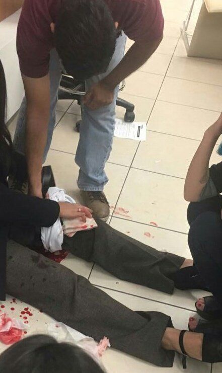 Detienen a hombre por atacar con cuchillo a empleada de banco en Monterrey - BanRegio-empleada-acuchillada
