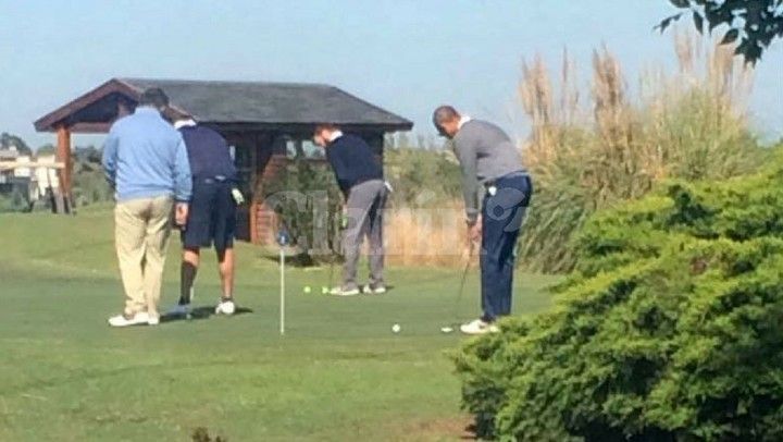 Obama juega golf con Macri durante visita a Argentina - Barack-Obama-y-Macri-Golf-4