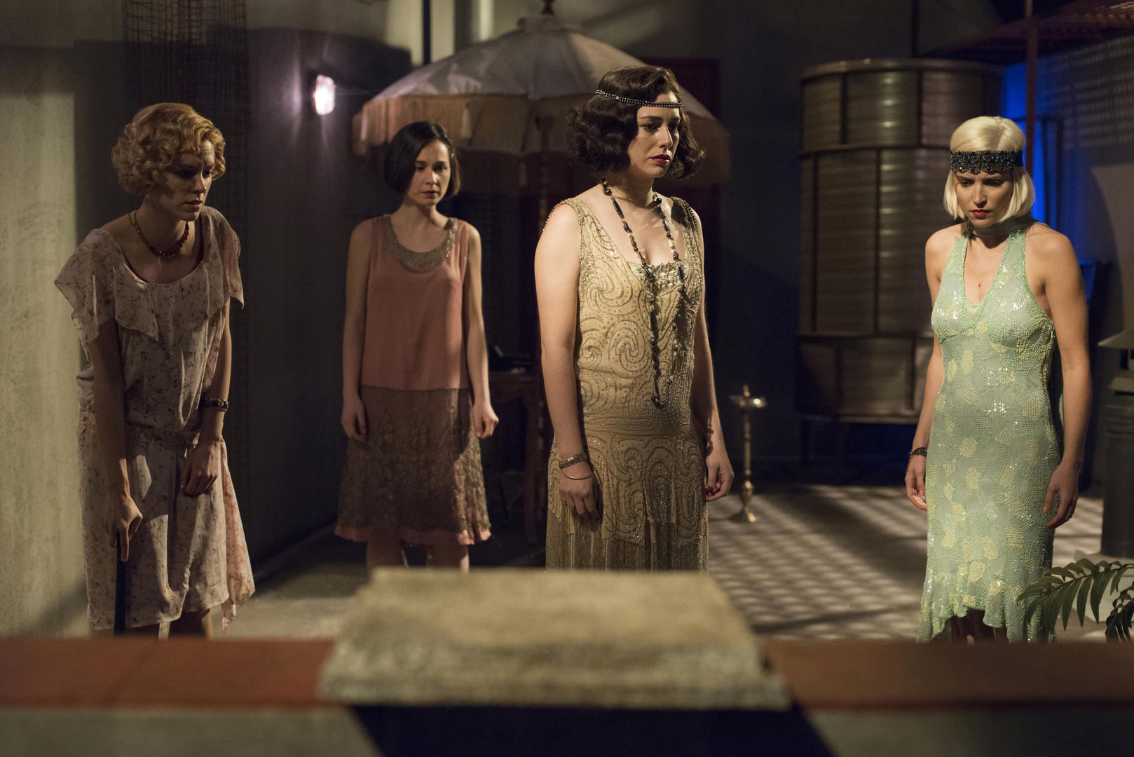 Netflix revela imágenes de nueva temporada de "Las chicas del cable" - CableGirls_202_00008R2