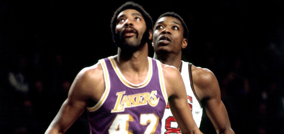Muere Connie Hawkins, miembro del Salón de la Fama del básquetbol