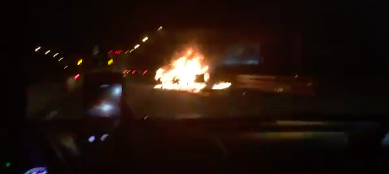 #Video Choca y abandona a su acompañante que muere calcinada