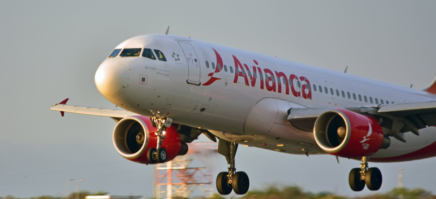 Pilotos de Avianca rechazan ultimátum y mantienen huelga