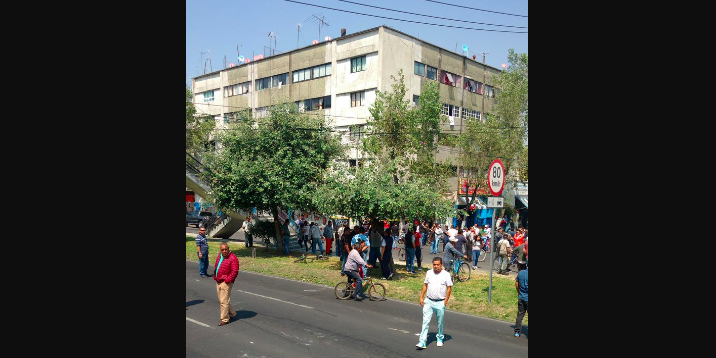 Comerciantes denuncian extorsiones y bloquean Viaducto