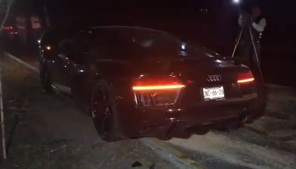 Alan Pulido sufre accidente automovilístico en Zapopan - Captura-de-pantalla-2017-10-23-a-las-09.29.06