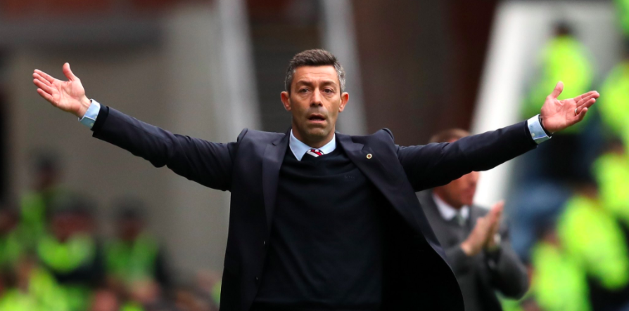 Pedro Caixinha deja al Rangers