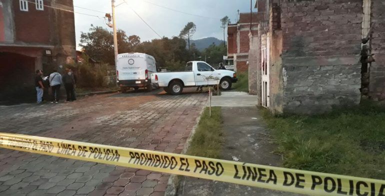 Jornada violenta deja cuatro muertos en Michoacán - Cuerpos-Michoacán-Apatzingan3