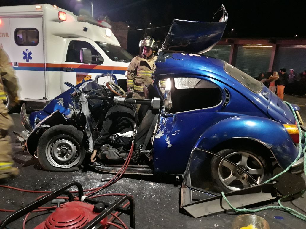 Tráiler embiste a automóvil y conductor muere en Milpa Alta - DNDyeLMUQAASK75