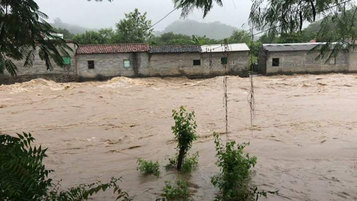 Tormenta tropical Selma golpea El Salvador Tormenta tropical Selma golpea El Salvador