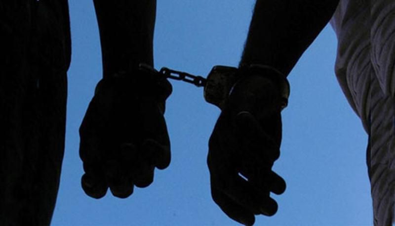 Detienen a dos responsables por daños en edificio de Eje Central