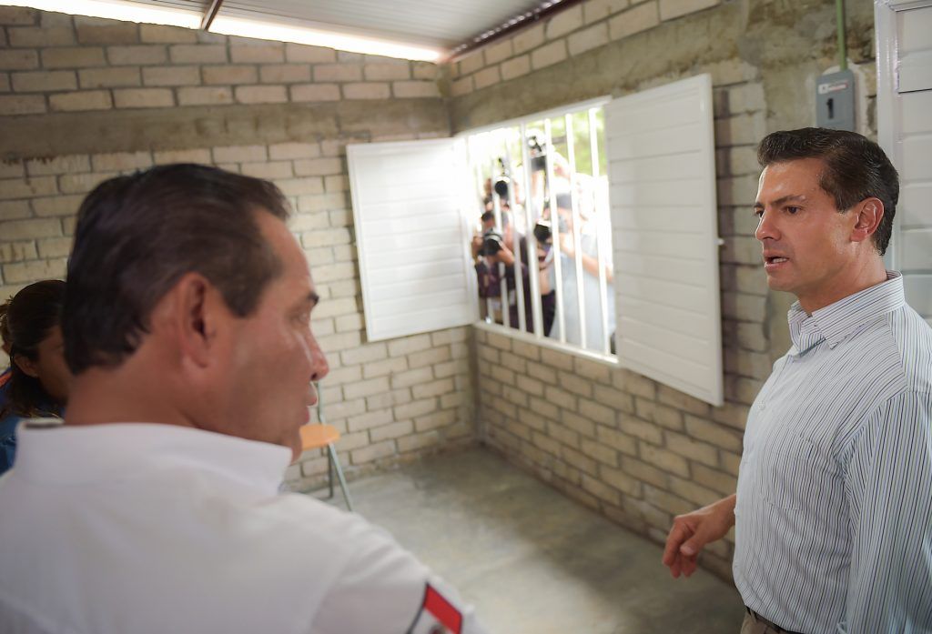 EPN propone organizar reconstrucción de casas "a modo de tandas" - EPN-Peña-Nieto-Villaflores-Chiapas-Aulas-Móviles-viviendas-fonden-1024x697