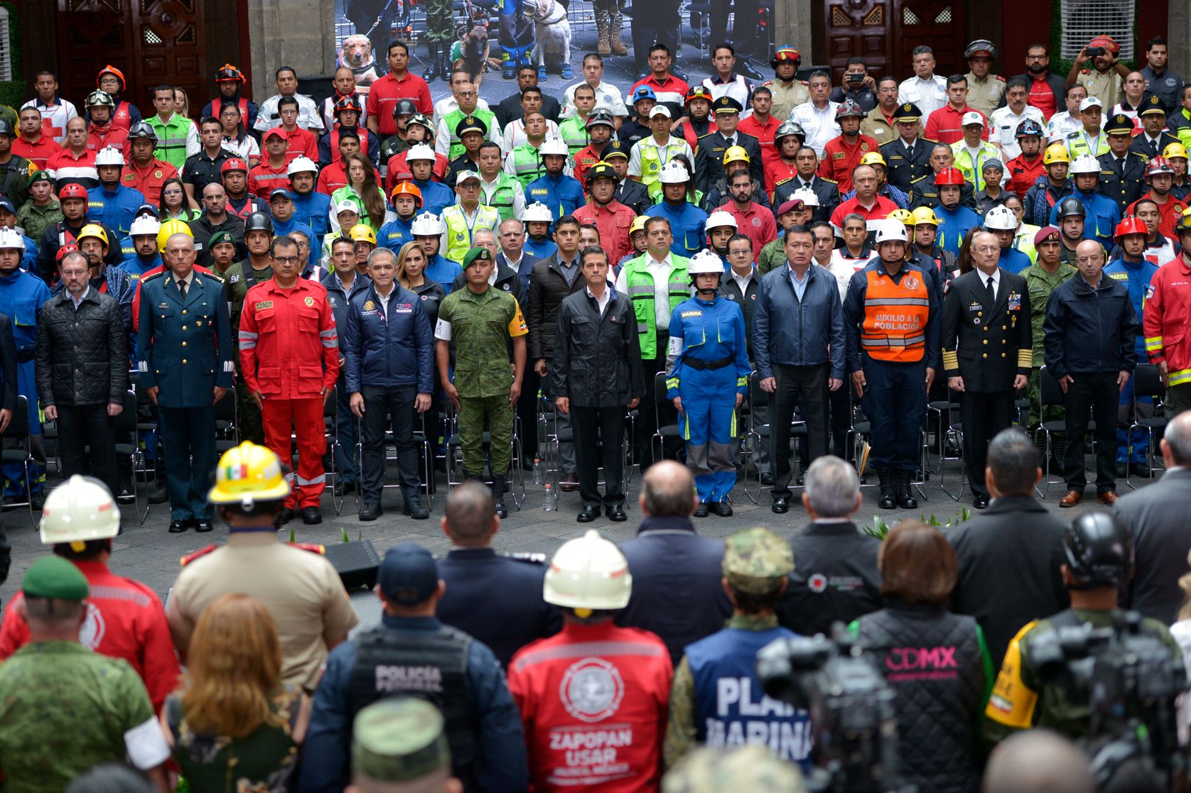 Amor y pasión por el país son la fortaleza de los mexicanos: Peña Nieto - Entrega-de-Reconocimientos-Rescatistas-Peña-Nieto-6