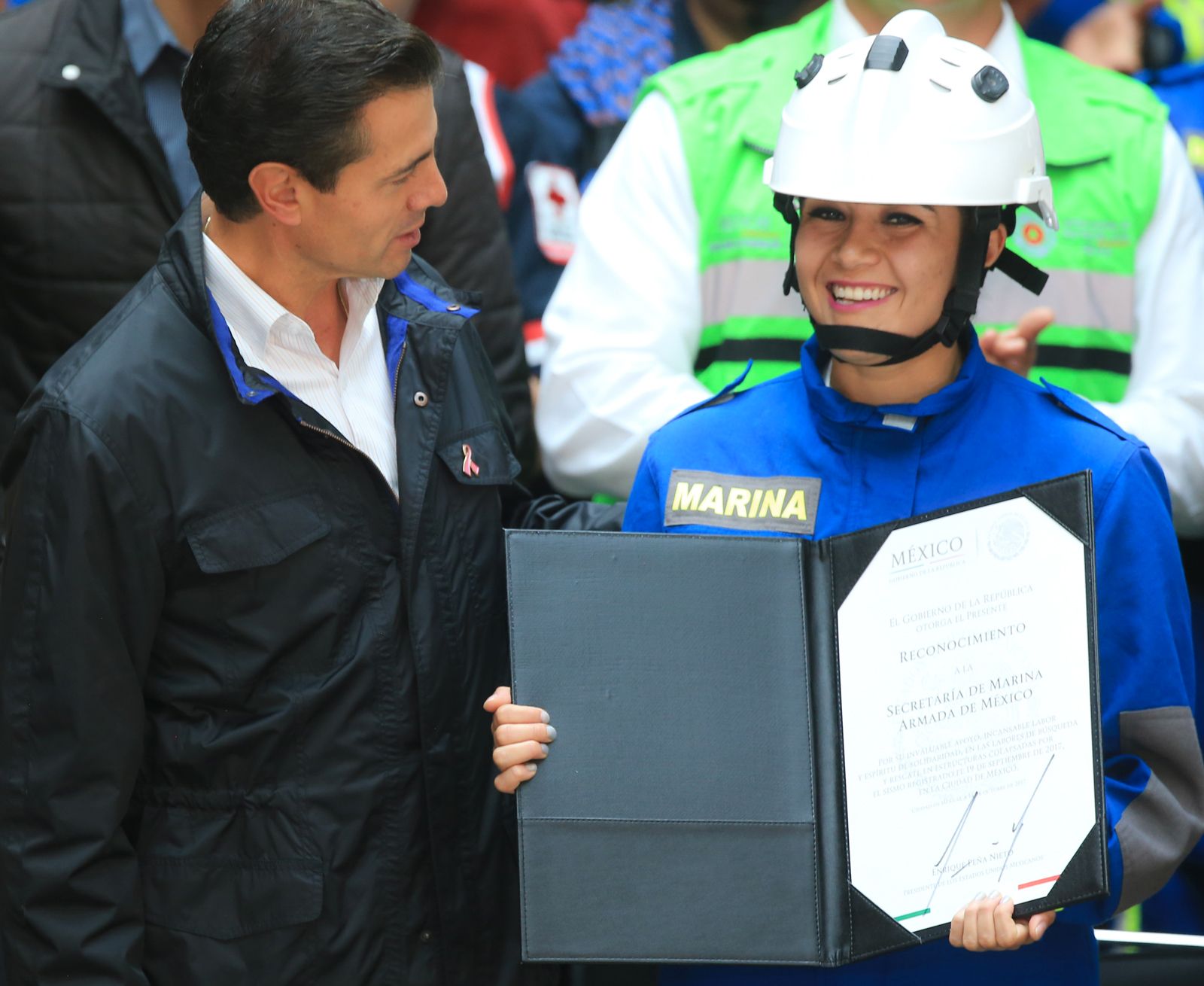 Amor y pasión por el país son la fortaleza de los mexicanos: Peña Nieto - Entrega-de-Reconocimientos-Rescatistas-Peña-Nieto-9