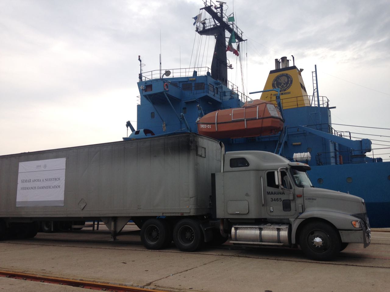 Llega buque de la Marina con 117 toneladas de ayuda a Oaxaca - FOTO_SEMAR_-3