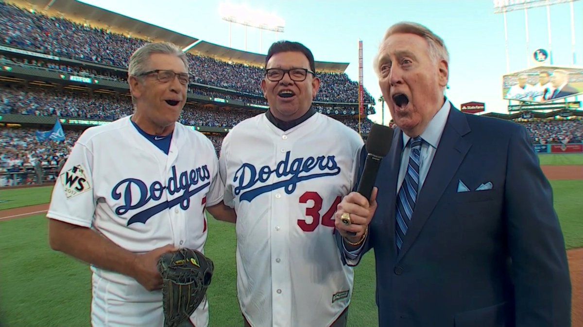 #Video ‘El Toro’ Valenzuela lanzó la primera bola en Astros vs. Dodgers