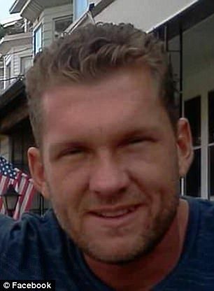 #Video Hombre frustra asalto a banco en Pennsylvania - Hombre-embiste-asaltante-de-banco-2