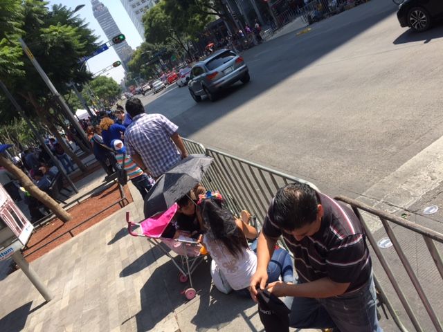 Inician cierres y caos vial por desfile en la Ciudad de México - IMG_8737