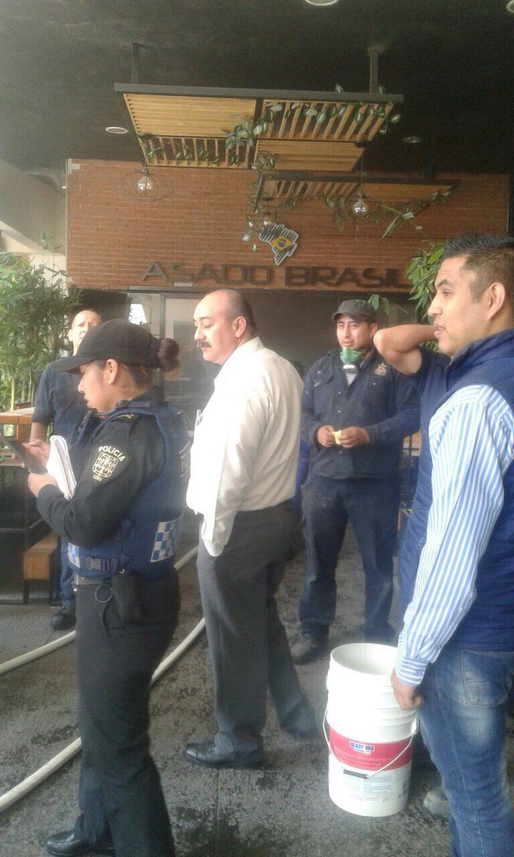 Se incendia restaurante de Plaza Galerías - Incendio-Restaurante-Plaza-Galerías-3