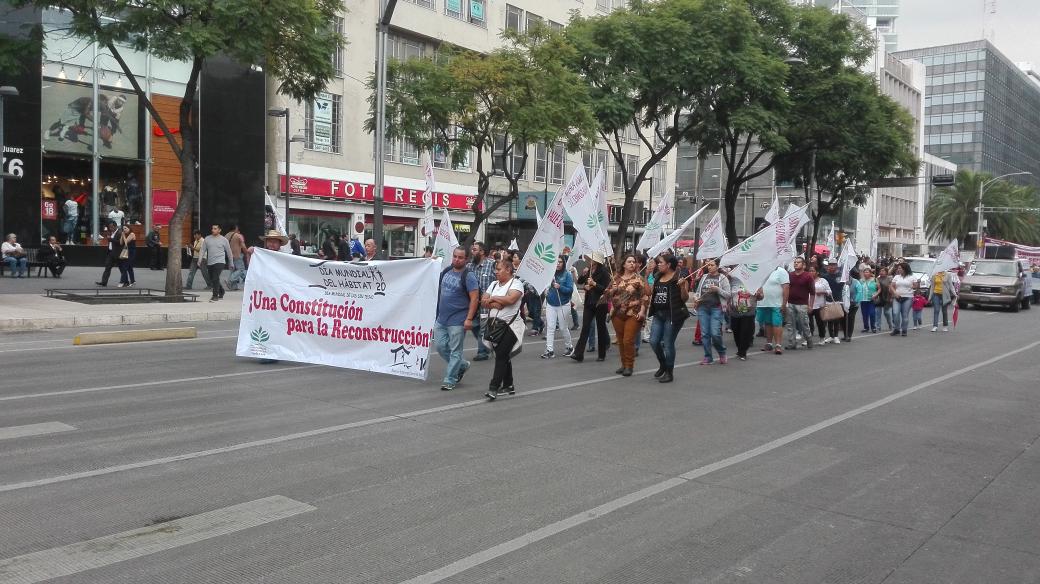 Damnificados marchan a un mes del sismo - Marcha-Sismo-7